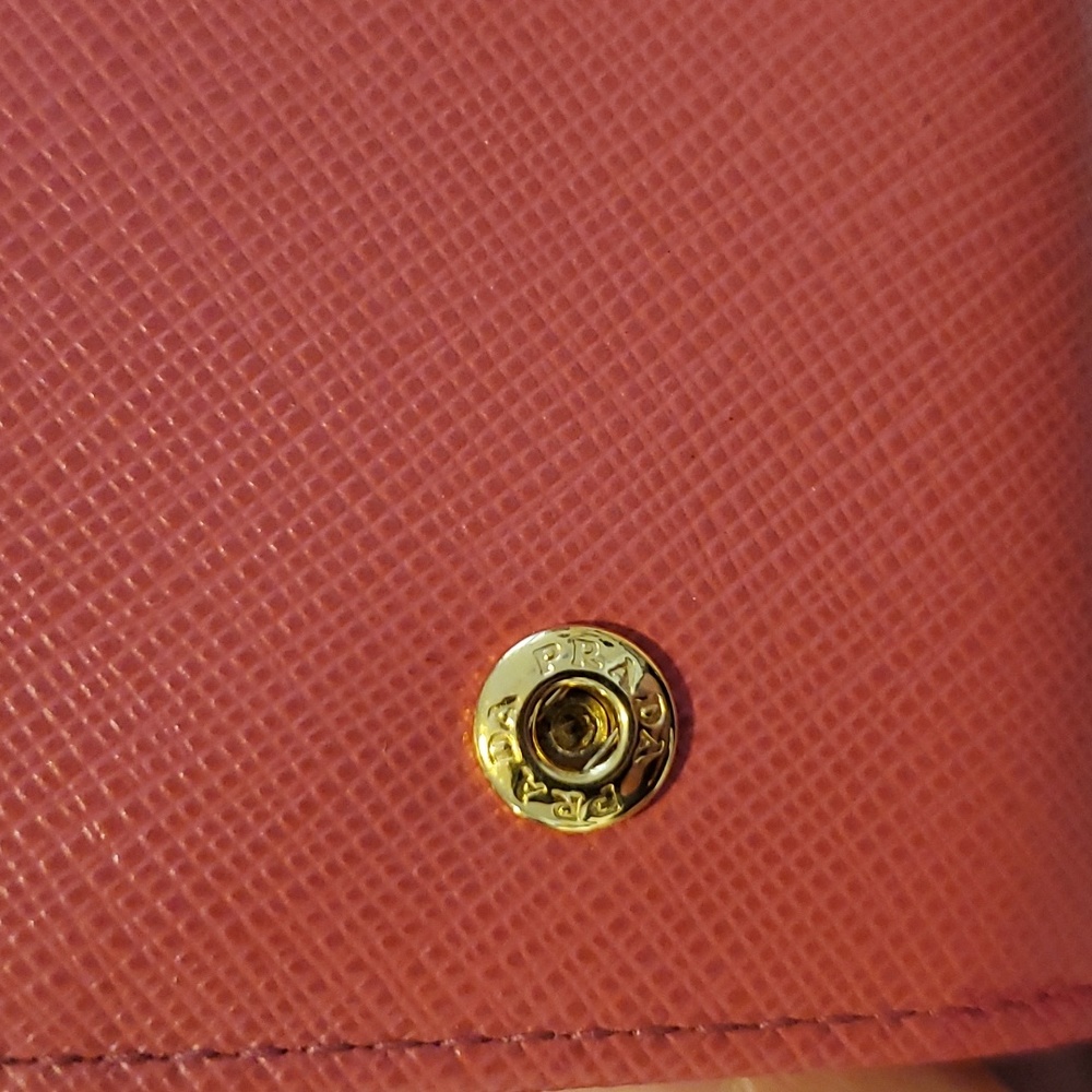 PRADA Pink Saffiano Leather wallet.....very good condition. Final sale! - Picture 5 of 10
